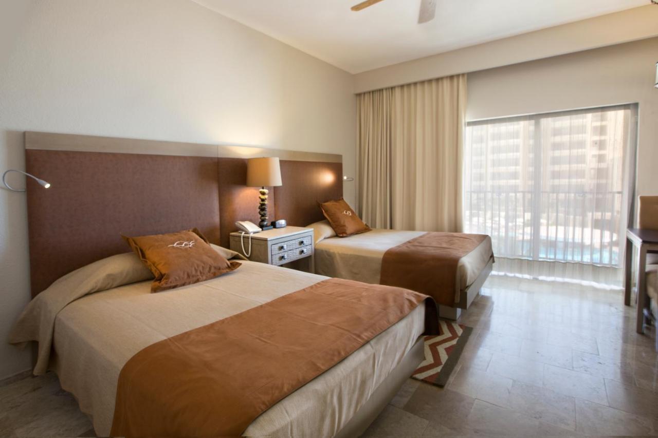 The Royal Sands Resort & Spa Cancun Exterior photo