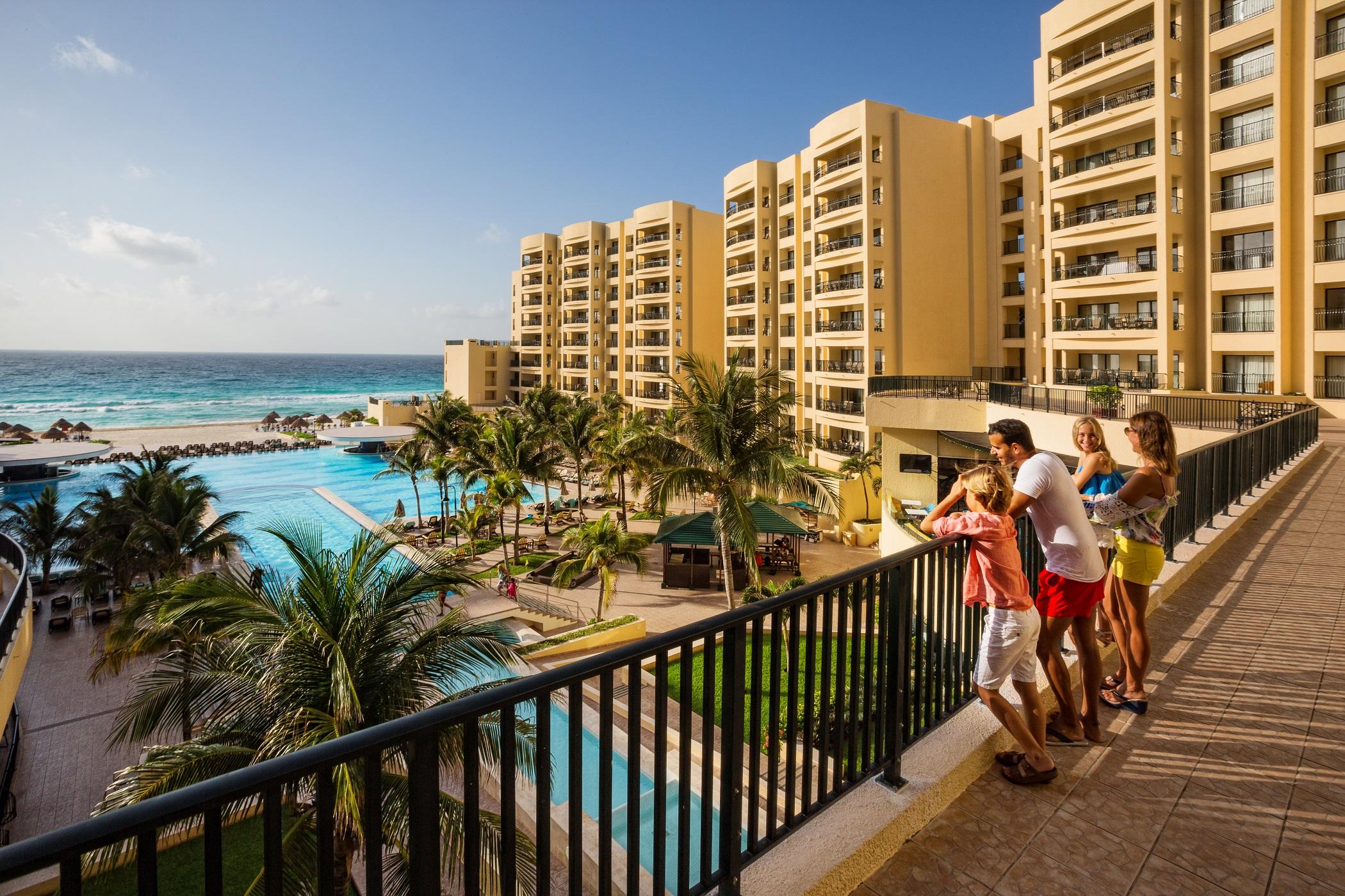The Royal Sands Resort & Spa Cancun Exterior photo