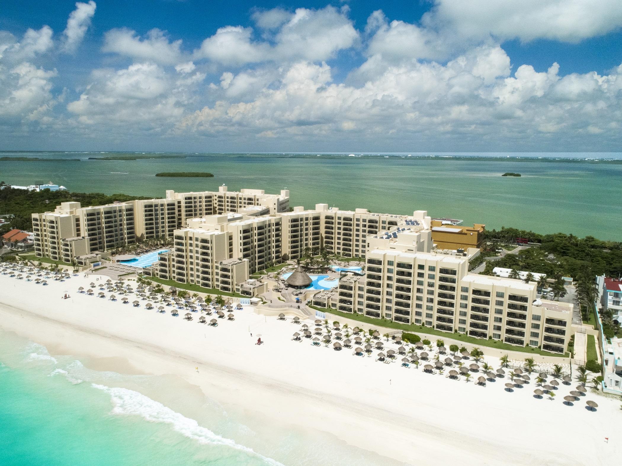 The Royal Sands Resort & Spa Cancun Exterior photo