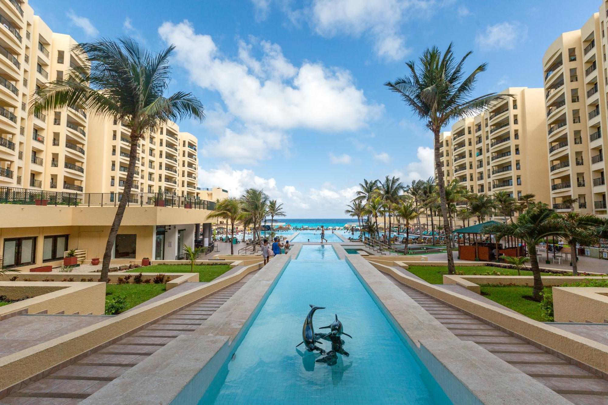 The Royal Sands Resort & Spa Cancun Exterior photo